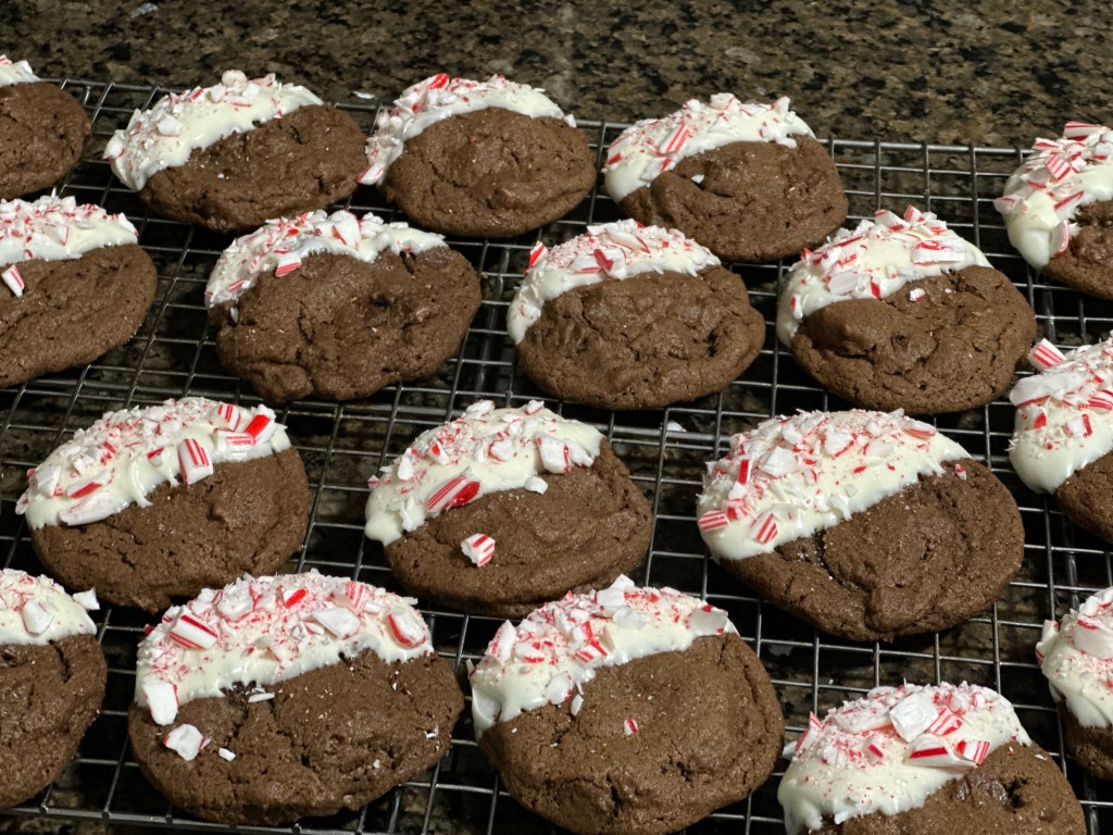 White Chocolate Dipped Peppermint&nbsp;Cookies
